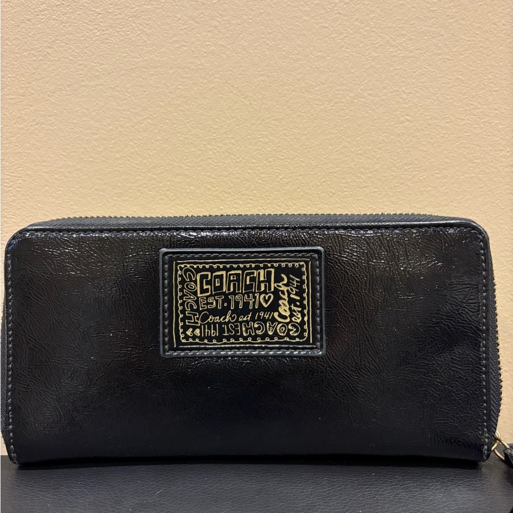 Coach Poppy Black and Gold Wallet✨✨✨